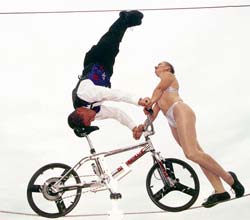 European circus duo The Tomansi